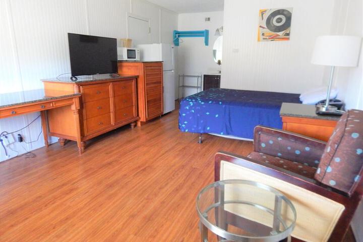 2 Queen Beds (9 of 10)