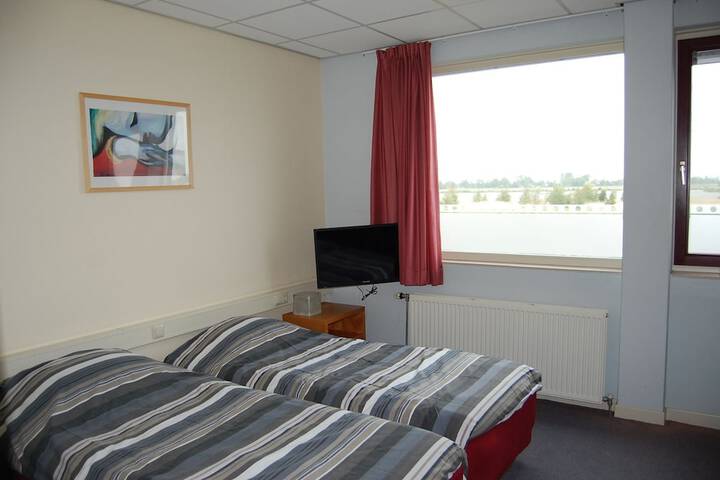 Room 5 of 7