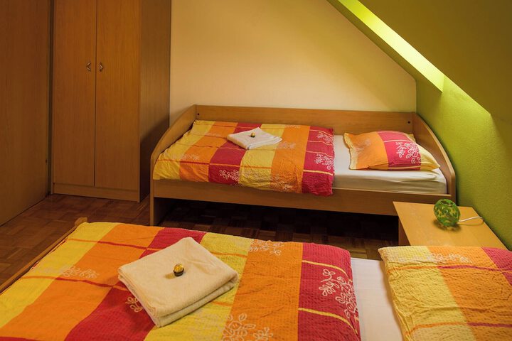 Room 14 of 74