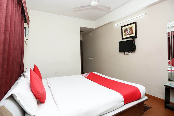 Room 13 of 22