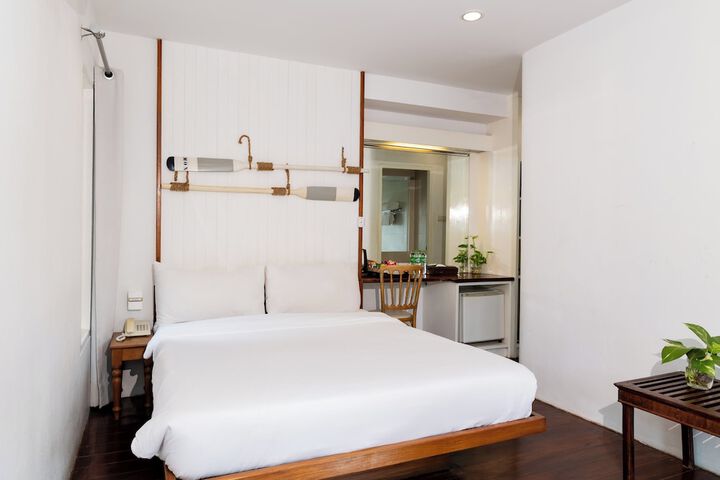 Room 6 of 47