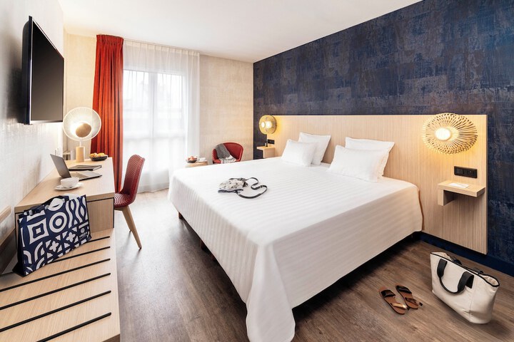 Room 2 of 24