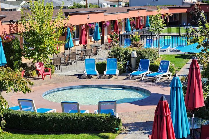 Hotel Exterior 90 of 104