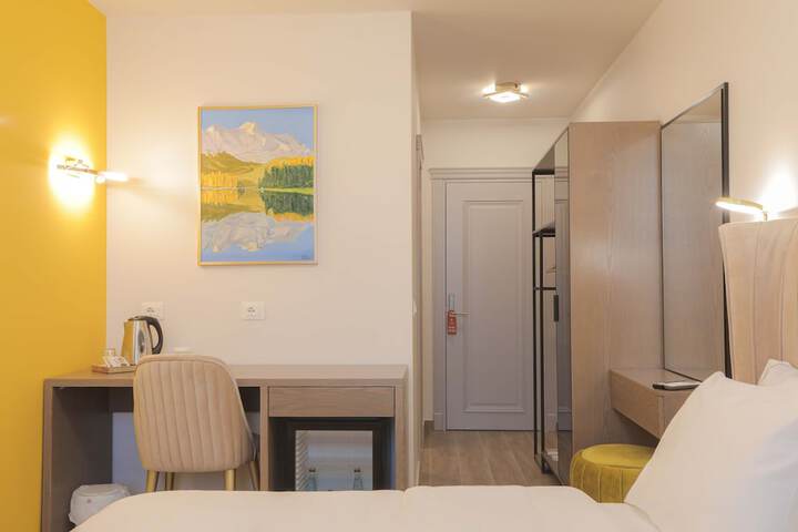 Room 18 of 101