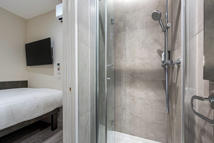 Room 40 of 46