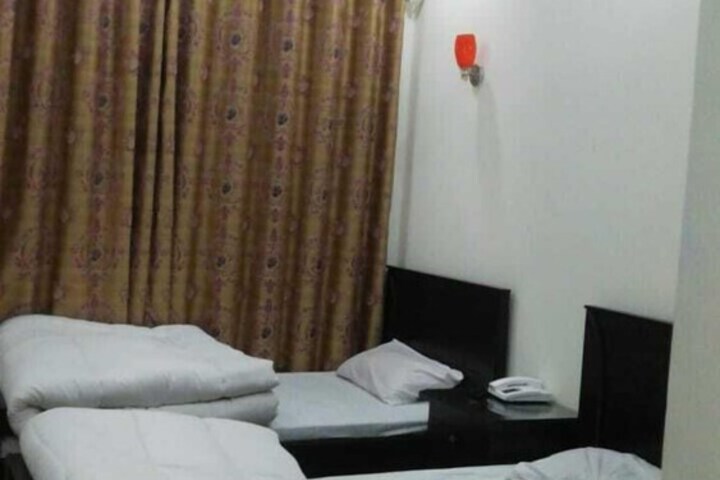 Room 12 of 15