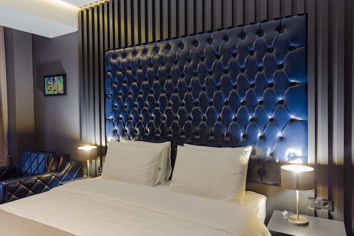 Room 10 of 199