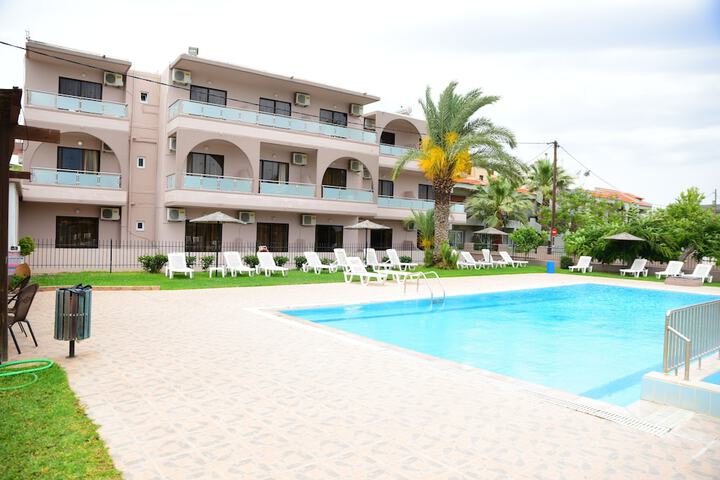 Pool Hotel