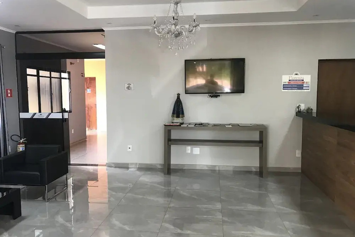 Room 12 of 19