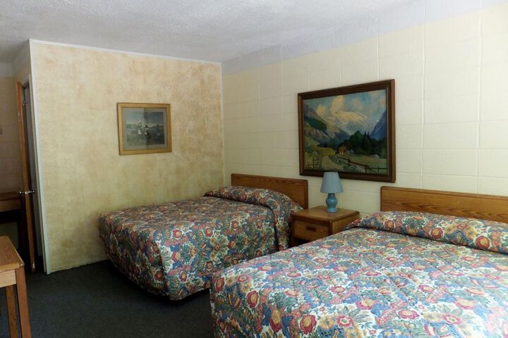 Room 14 of 32