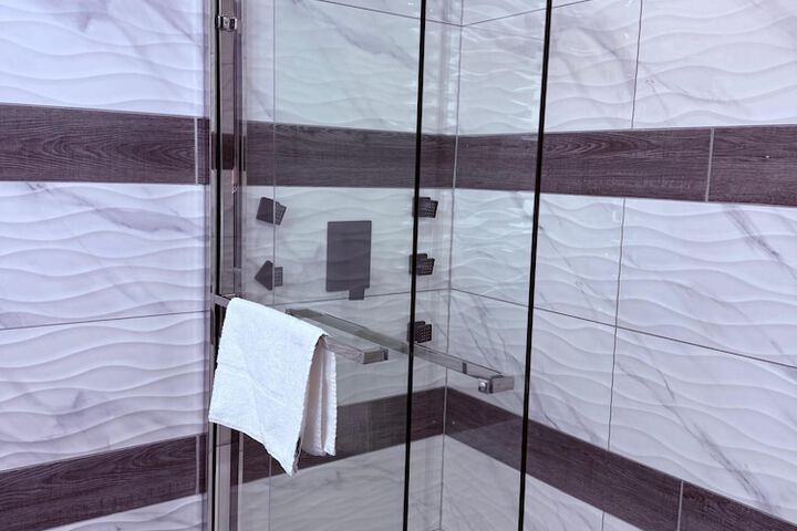 Room 6 of 6