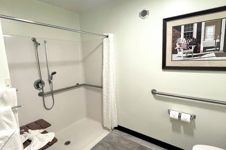 2 Double Beds Accessible (3 of 5)