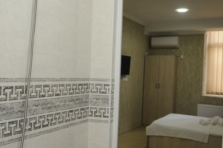 Room 42 of 46
