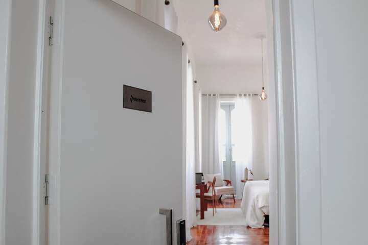 Room 9 of 33