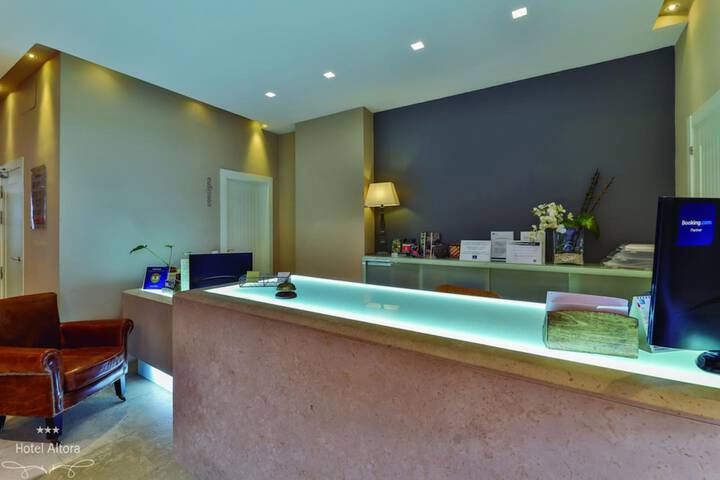 Hotel Interior 10 of 32