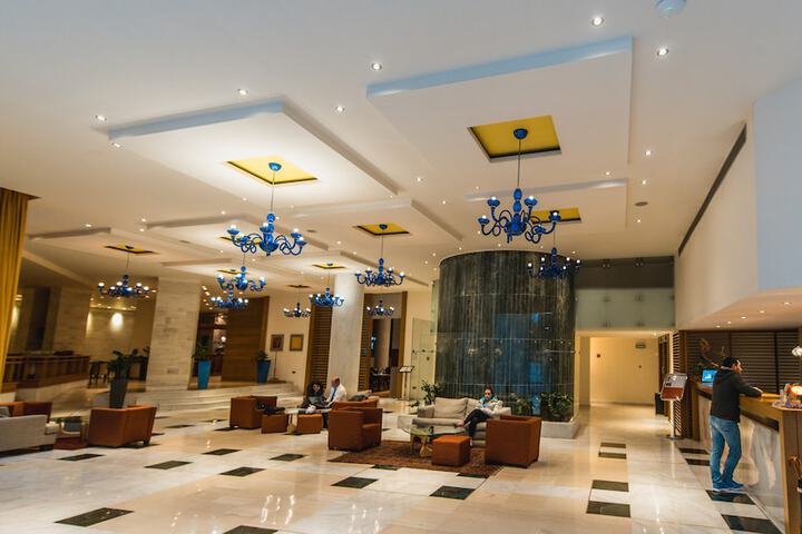 Entrance & Lobby