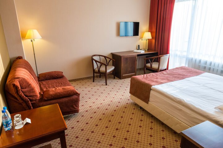 Room 19 of 46