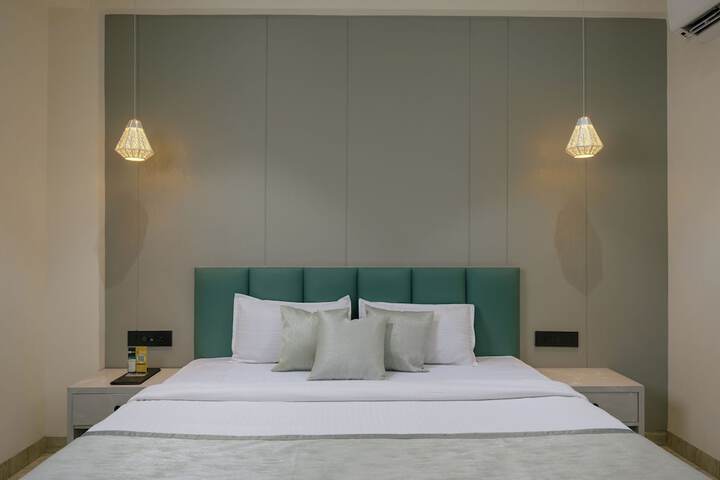 Room 10 of 35