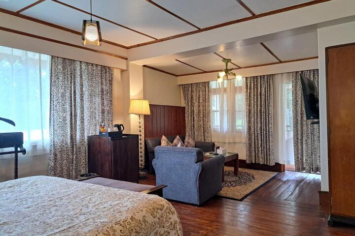 Room 17 of 48