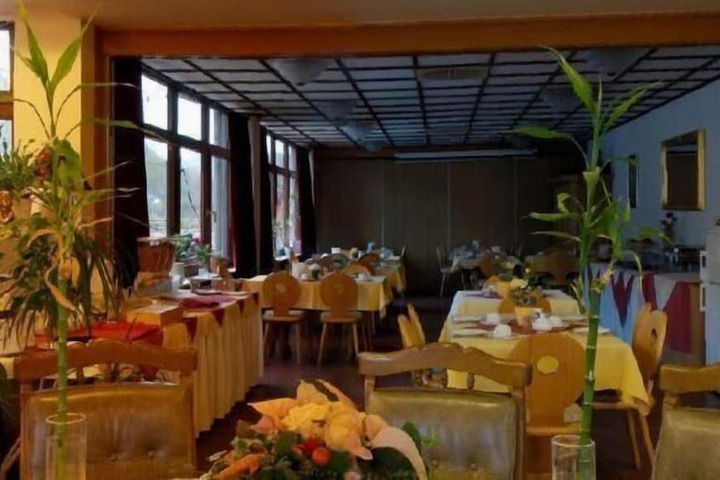 Dining Photos