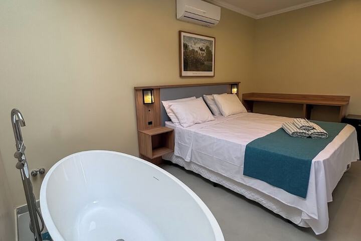 Room 16 of 35
