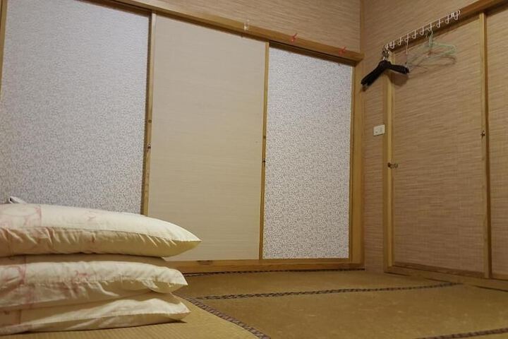 Room 3 of 41