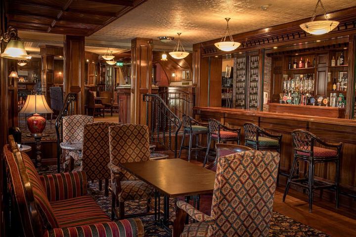 Lounge 18 of 21