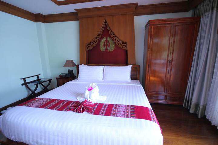 Room 13 of 66