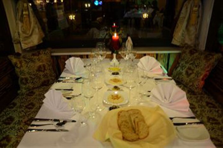 Dining 34 of 42
