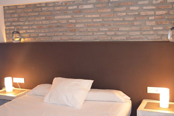 Room 5 of 104