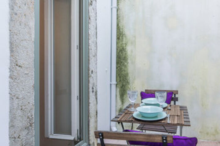 Dining 140 of 147