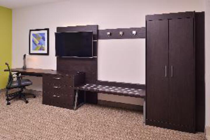 Room 4 of 14