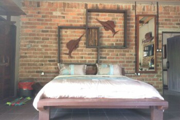 Room 10 of 17