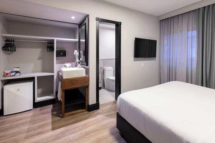 Room 35 of 73