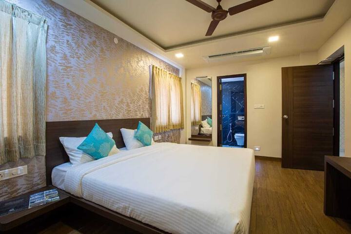 Room 12 of 33