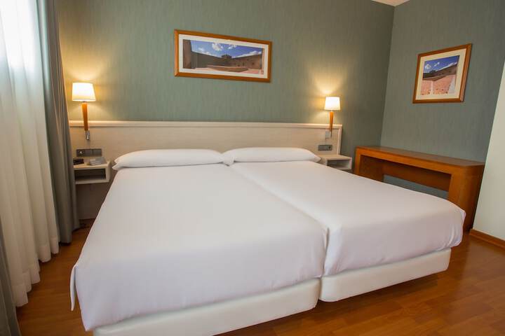 Room 6 of 24