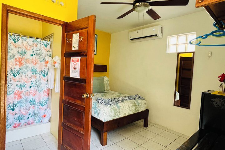 Room 33 of 180