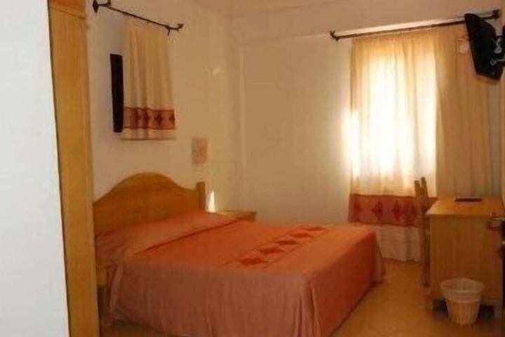 Room 4 of 20