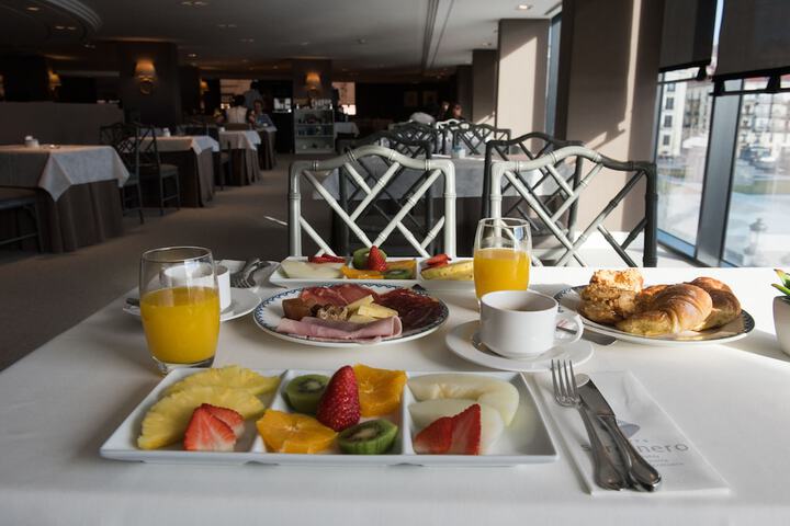 Breakfast/Coffee Service 84 of 138
