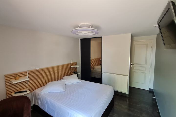 Room 3 of 18