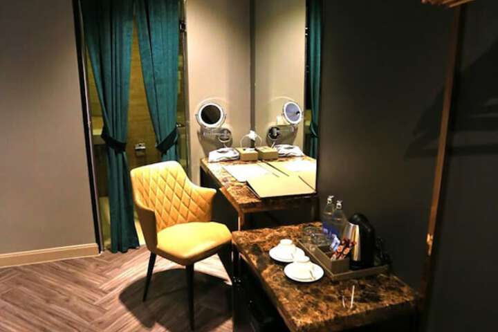 Room 26 of 48