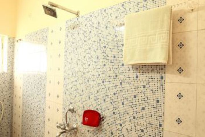 Room 2 of 27