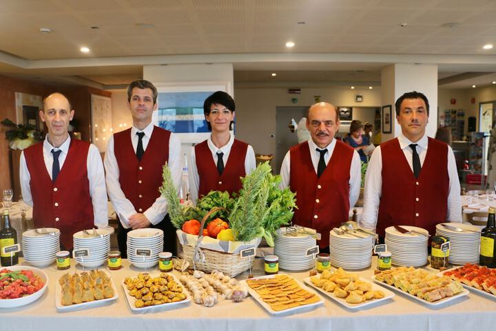 Dining 50 of 75