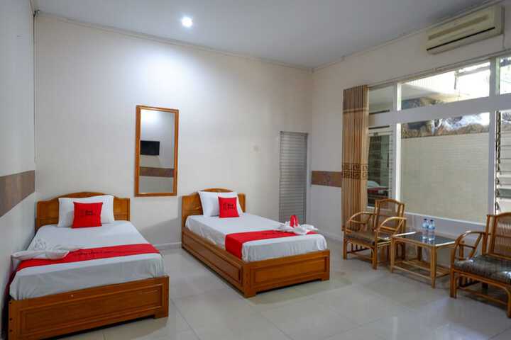 Room 8 of 48