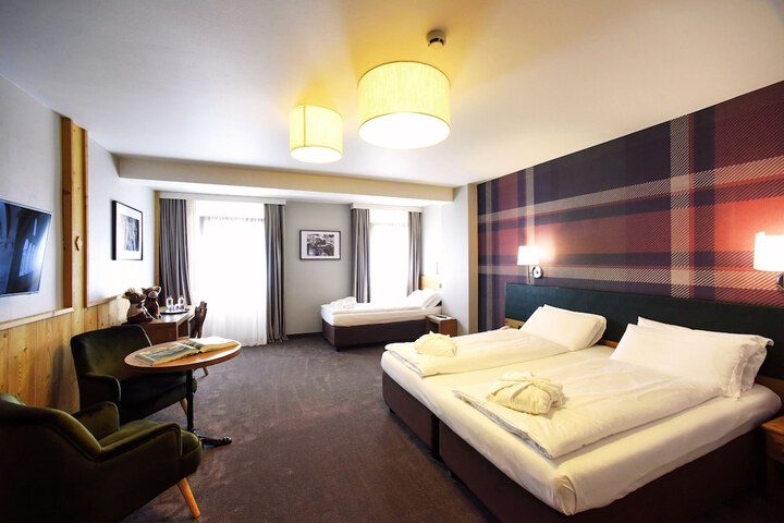 Room 16 of 48