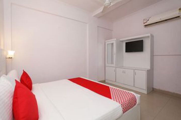 Room 7 of 26