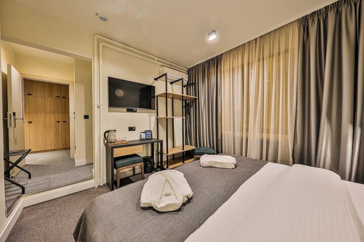Room 43 of 70