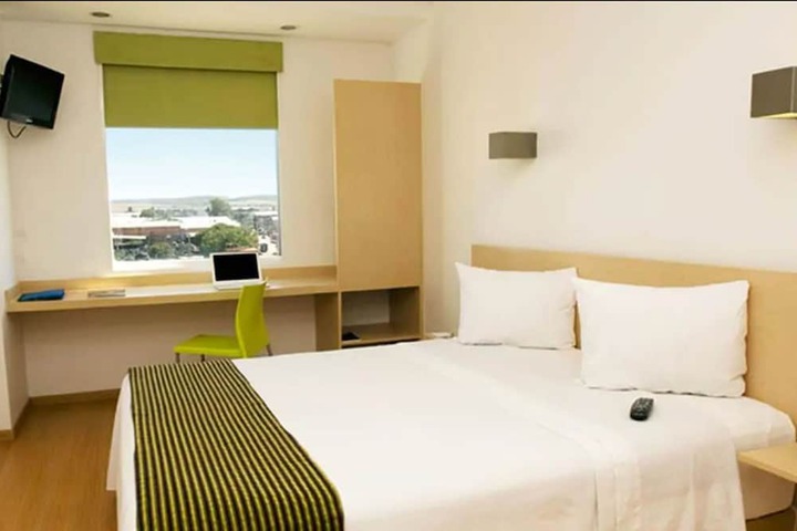 Room 7 of 34