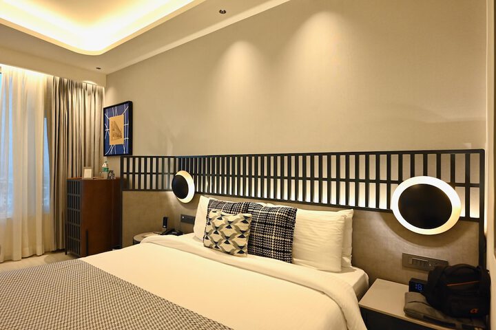 Room 16 of 49