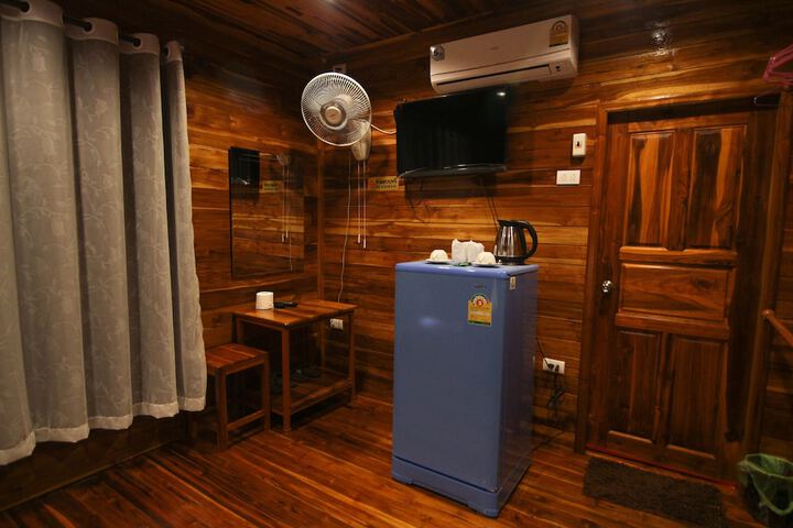 Room 8 of 34